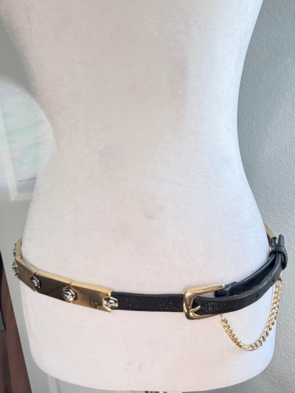 Black Leather Heavy well made Metal Statement Belt Gold Chain Womens Medium